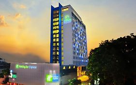 Holiday Inn Express Surabaya Centerplaza